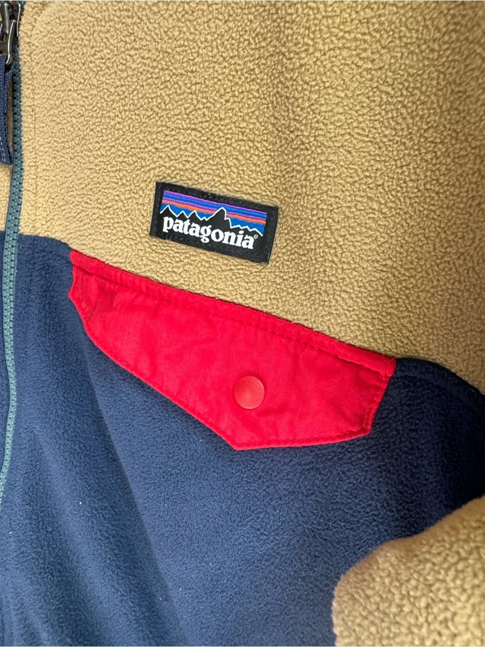 Patagonia Kids Hooded Fleece Full Zip Jacket in Tan, Navy & Red Two Tone